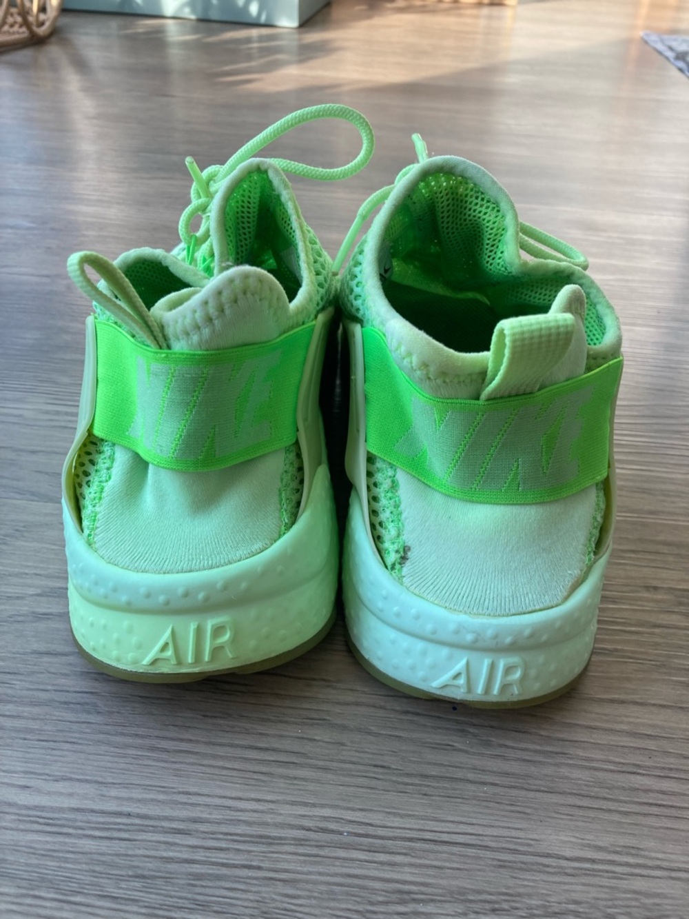 Y2K Nike Air Huarache Run neon green sneakers women’s 7 - Picture 4 of 9